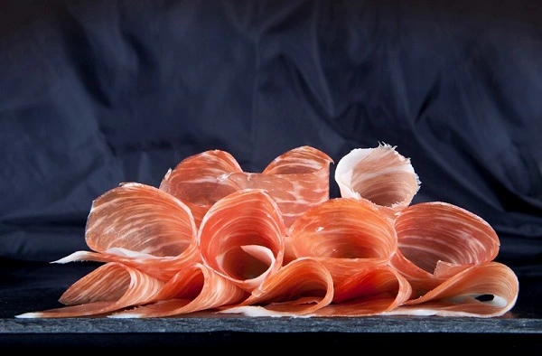 La DOP Jamón de Teruel refuerza su presencia en el mercado nacional gracias a la campaña “Marcado a frío”